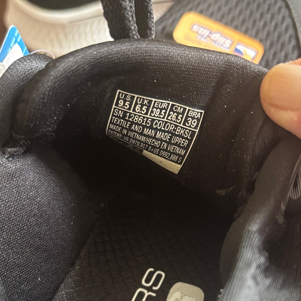 Skechers Black and White Mesh Slip-in Sneakers 9.5 - Picture 9 of 9